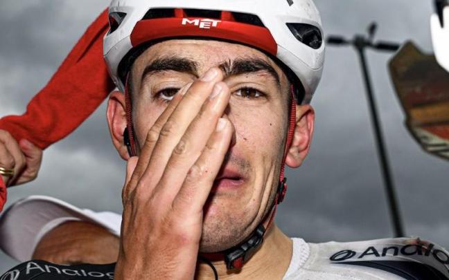 Igor Arrieta, emocionado al extremo tras la victoria de etapa.