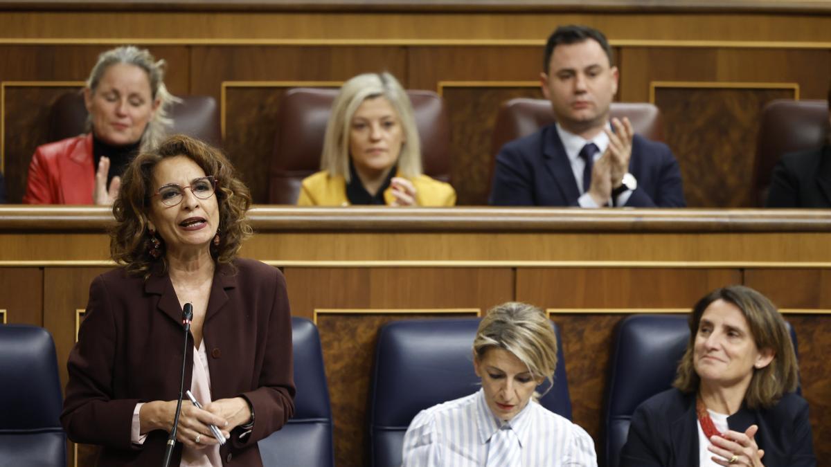 La vicepresidenta primera y ministra de Hacienda, María Jesús Montero, en el pleno de control a Gobierno.