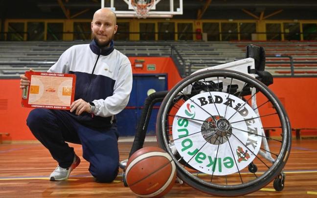 Adrián Yáñez, entrenador del Bidaideak BSR y seleccionador de España femenino