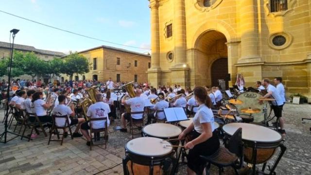 Los jóvenes músicos de la Holiday Orchestra Ad Hoc harán escala en Azkoita y Zestoa en su gira por Europa.