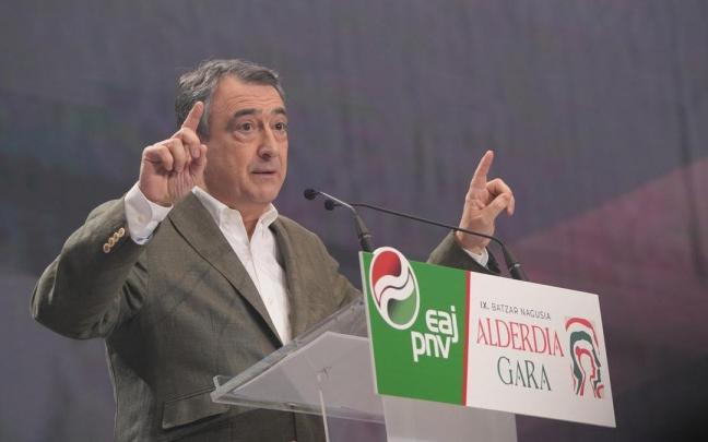 El presidente del PNV, Aitor Esteban, en uno de sus mítines. / EP El presidente del PNV, Aitor Esteban, en uno de sus mítines