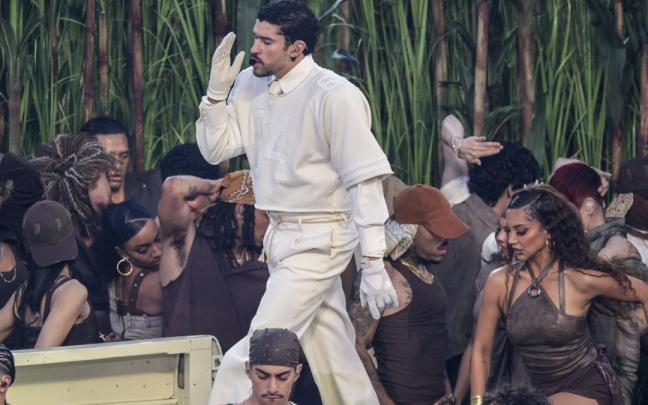 Bad Bunny protagoniza el descanso de la Super Bowl.