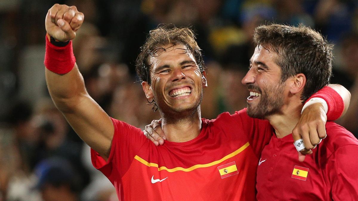 Rafa Nadal y Marc López celebran la conquista del oro en los Juegos Olímpicos de Río 2016.
