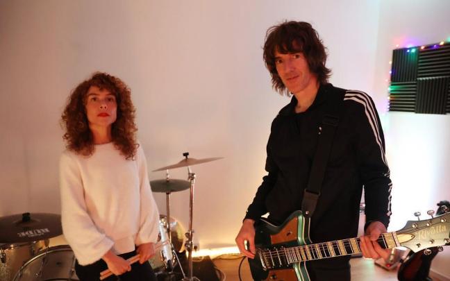 Niña Coyote eta Chico Tornado presentarán su nuevo disco 'Atea'. / Iker Azurmendi. Niña Coyote eta Chico Tornado presentarán su nuevo disco 'Atea'.