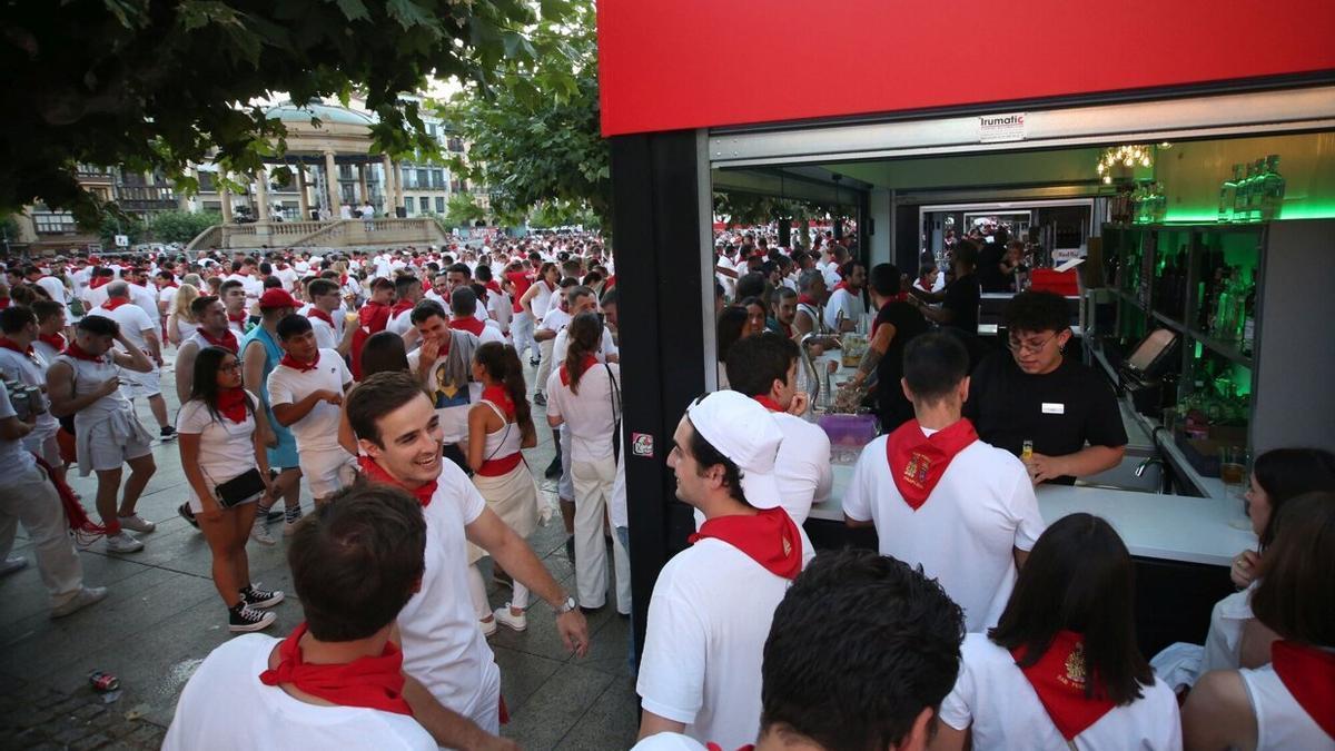 Las barras instaladas en la Plaza del Castillo en los últimos Sanfermines