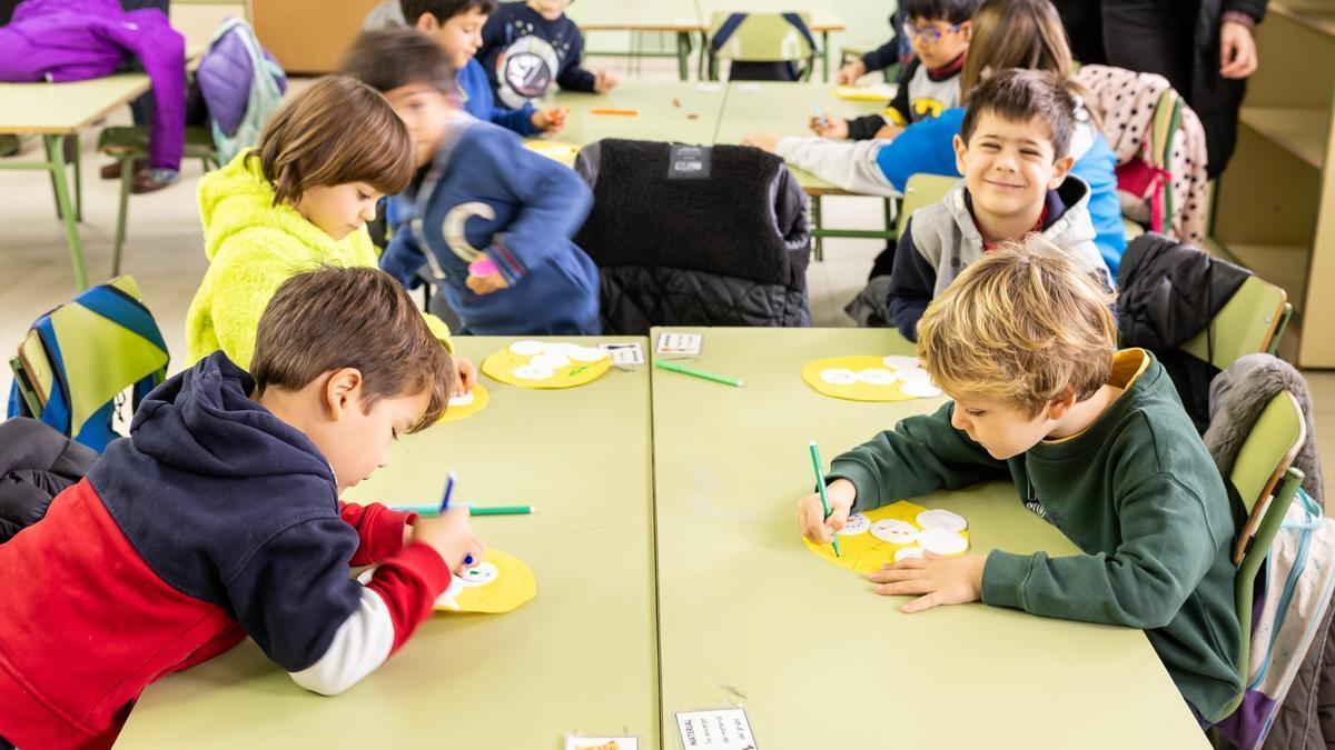 Niños en clase.