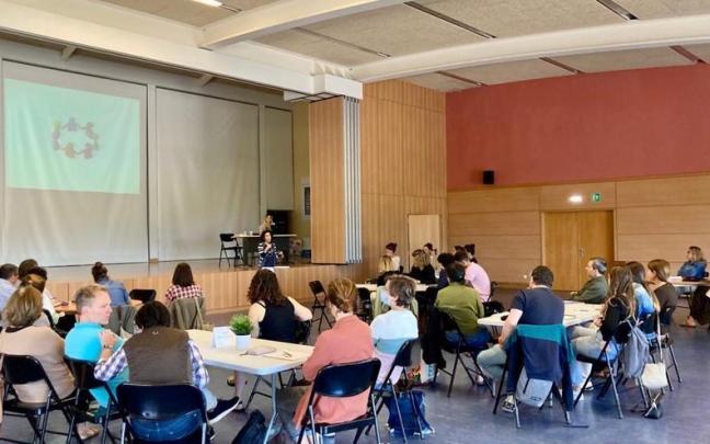 Imagen de una de las charlas de Aupatuz.