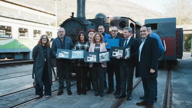 Presentación en Azpeitia de los dos sellos dedicados al tren de vapor de Euskotren y al oficio de fogonero