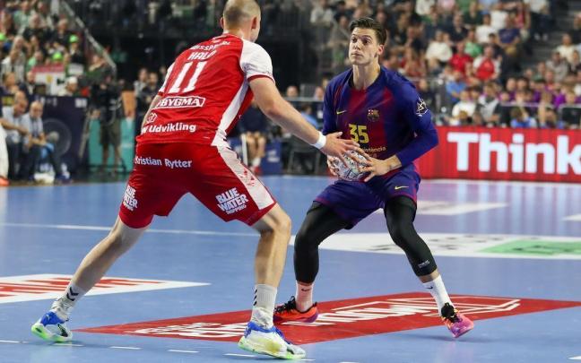 El jugador del Barça Domen Makuc, durante la semifinal de la Champions League ante el Aalborg en el Lanxess Arena de Colonia CONTACTO vía Europa Press