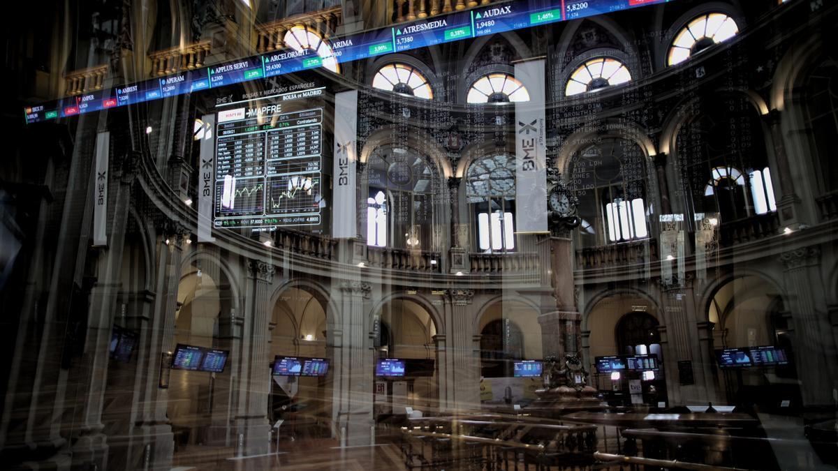 Valores del Ibex 35 en el Palacio de la Bolsa de Madrid.