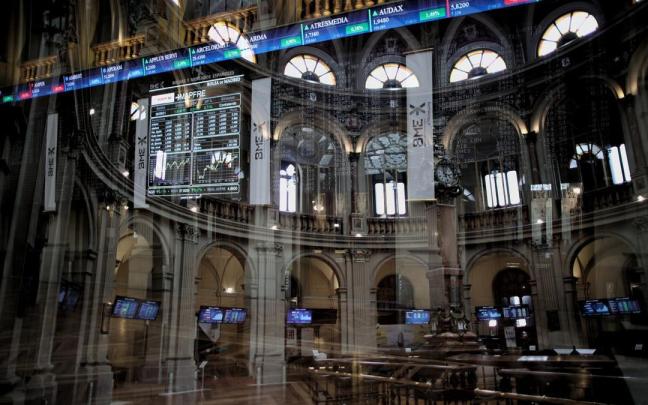 Valores del Ibex 35 en el Palacio de la Bolsa de Madrid.