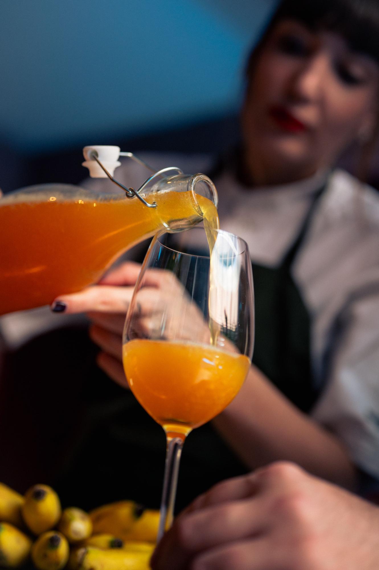 Chefs, sommeliers y científicos han comenzado a tratar estas bebidas con el mismo respeto que al vino.