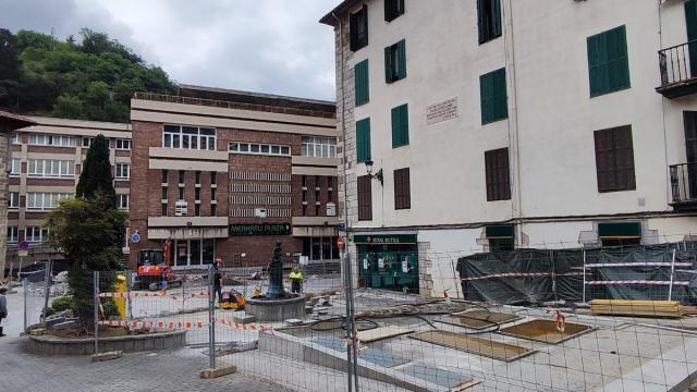 El edificio de la Plaza del Mercado será demolido para dar espacio al nuevo centro de salud de Elgoibar.
