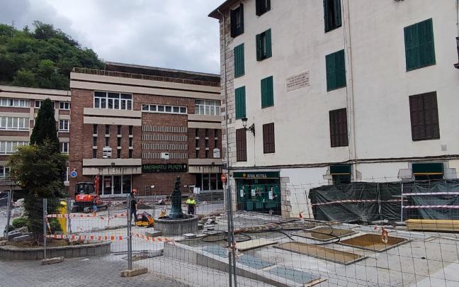 El edificio de la Plaza del Mercado será demolido para dar espacio al nuevo centro de salud de Elgoibar.