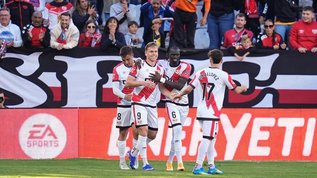 El Rayo Vallecano durante un enfrentamiento contra el Villarreal de LaLiga 25/26.