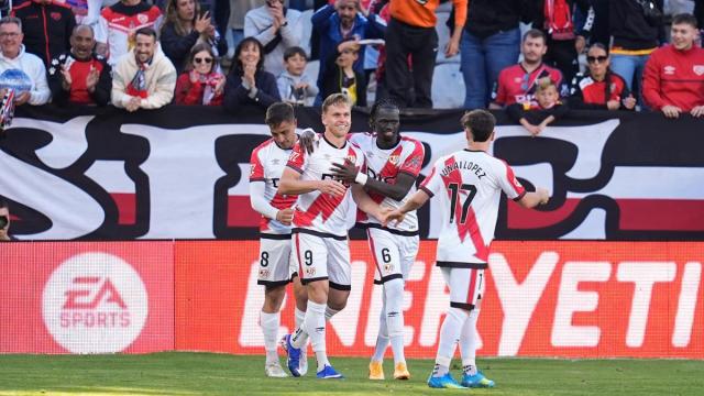 El Rayo Vallecano durante un enfrentamiento contra el Villarreal de LaLiga 25/26.