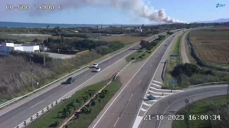 El incendio de El Saler, Valencia, desde una cámara de tráfico.