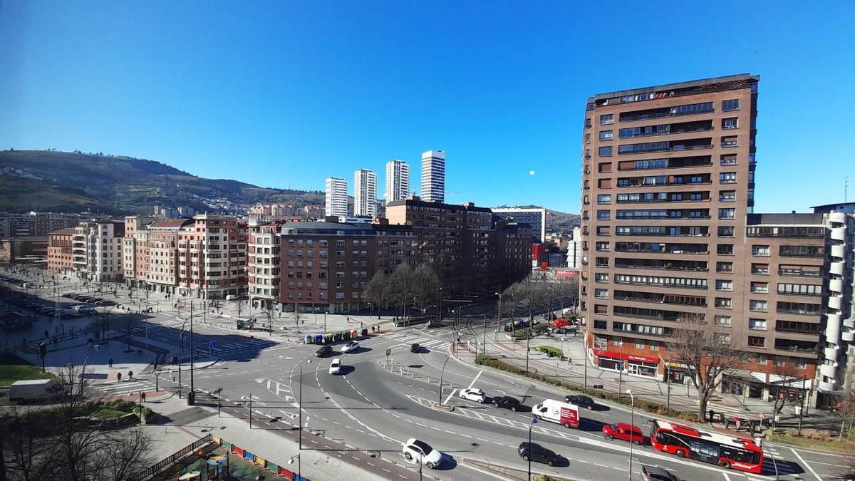 Pisos con garaje en venta en Bilbao.