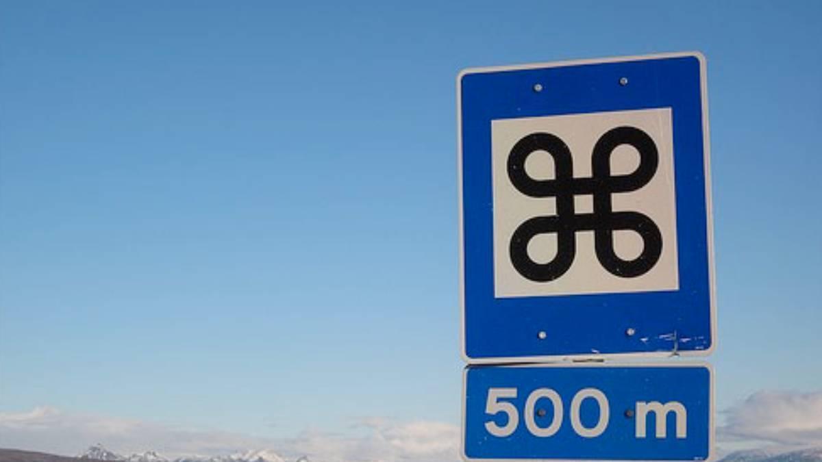 Señal tráfico carreteras de Islandia