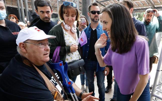 José Riquelme, presidente de Avite, junto a Ione Belarra en una imagen de archivo.