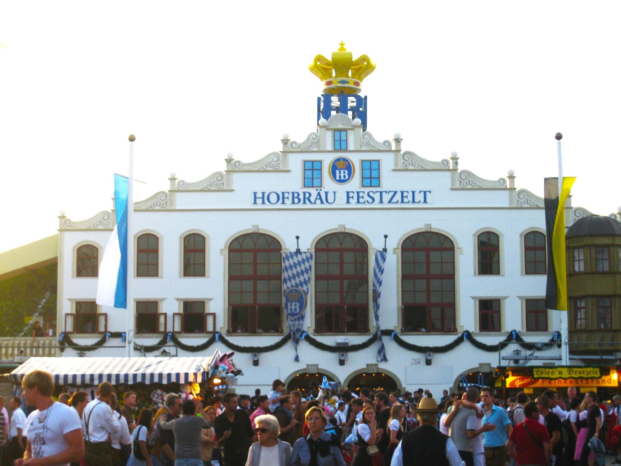 Fachada del pabellón de HB en la Oktoberfest.
