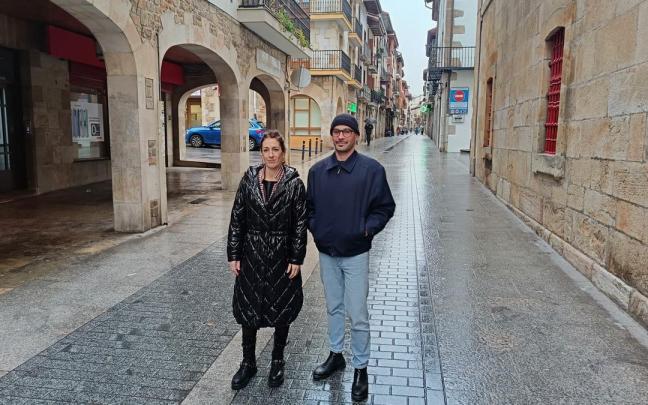 La alcaldesa Izaro Elorza y el edil Iñigo Ruiz, este lunes en la presentación del diagnóstico y el plan de acción.