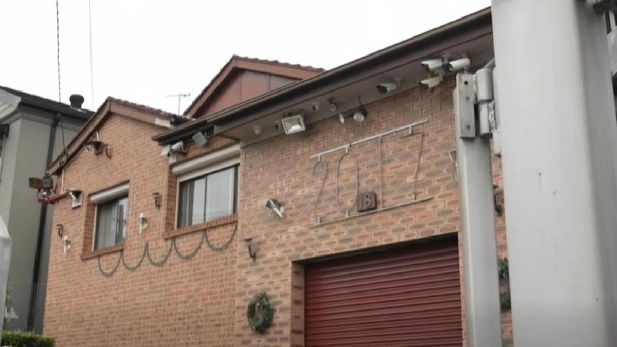 Este jubilado tiene su casa equipada con 32 cámaras valoradas en más de 50.000 dólares — y sigue comprando más.