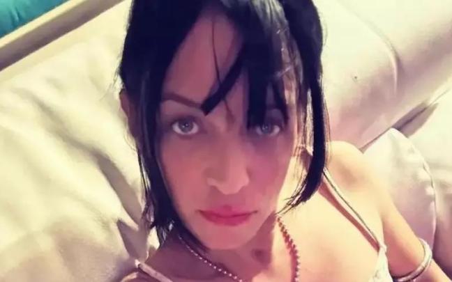 Camilín, conocido ahora como Sheila Devil