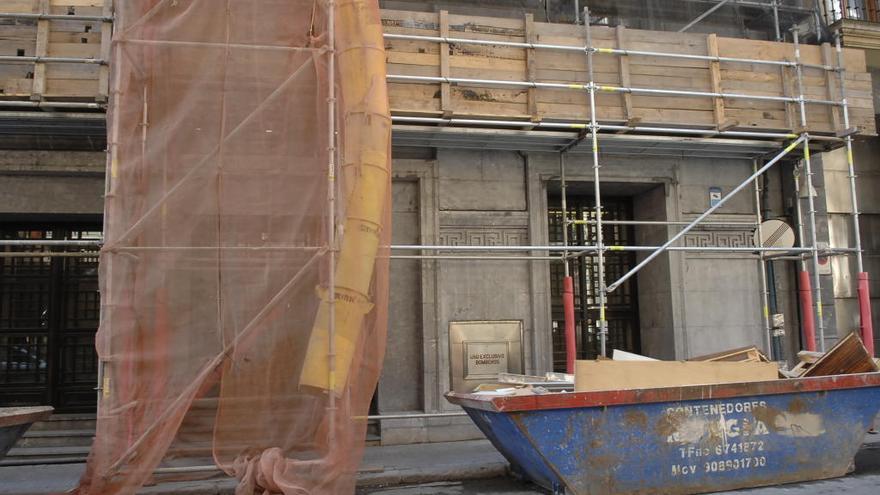 Obras de rehabilitación de una fachada. Foto: Oskar Martínez