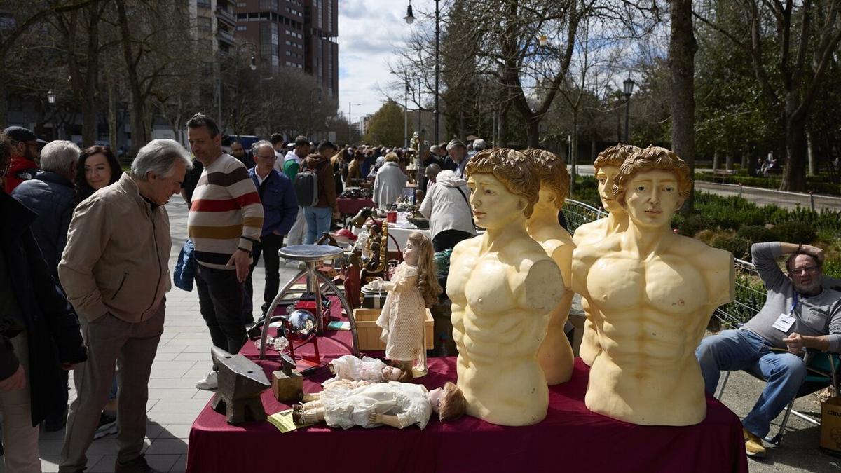 Nuevo mercadillo de coleccionismo y antigüedades en el Bosquecillo