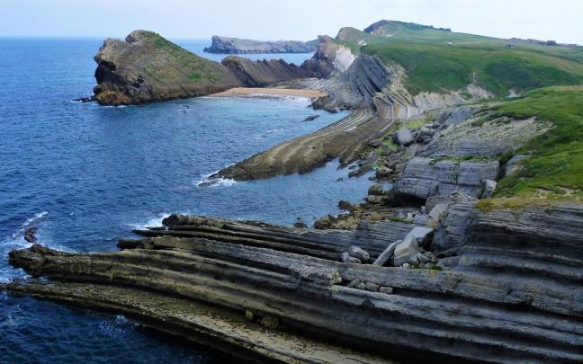 El tramo de la Costa Quebrada quepasao por Liencres. / Anais Goepner El tramo de la Costa Quebrada quepasao por Liencres.