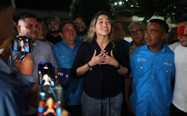 La jefa de comunicaciones de Machado, Claudia Macero, a su regreso a Venezuela.