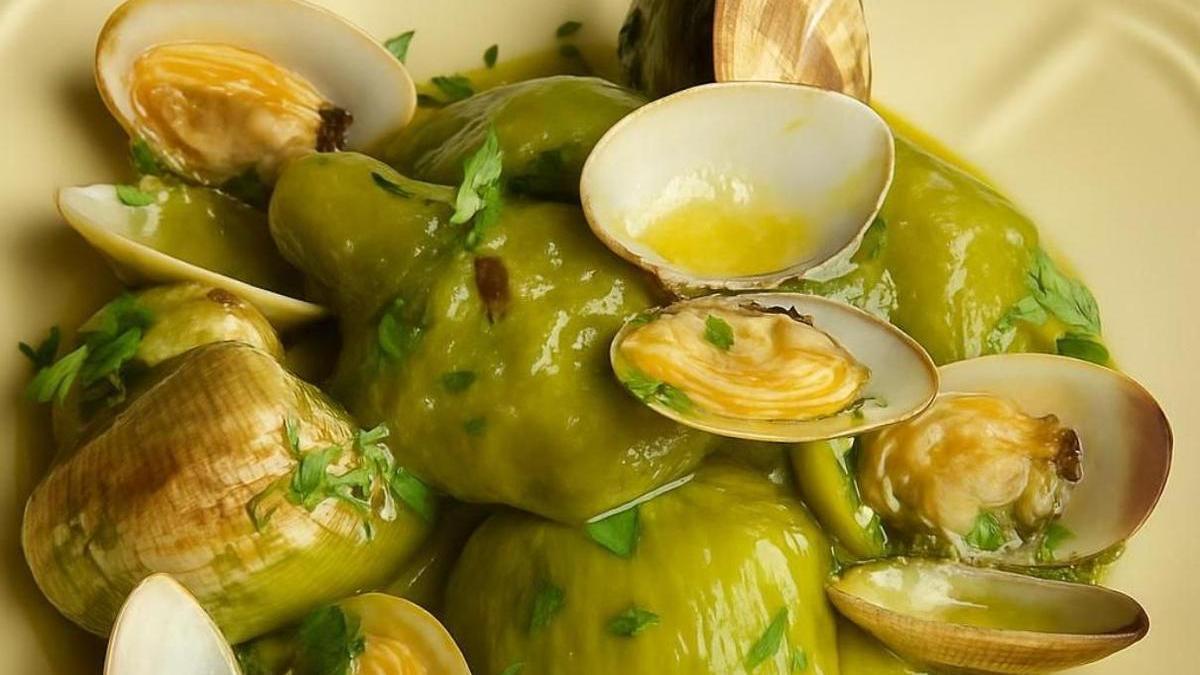 Alcachofas con almejas.