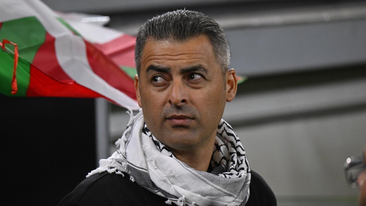 Ehab Abu Jazar, seleccionador de Palestina, en una imagen del encuentro.