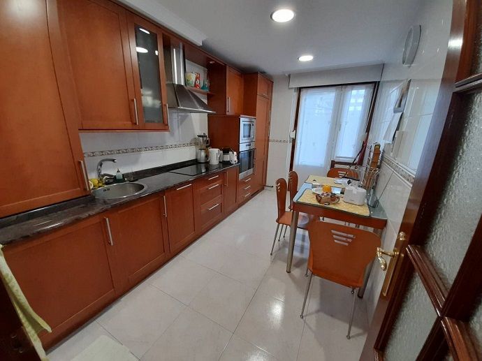 Dúplex de 4 dormitorios con piscina en Castro-Urdiales.