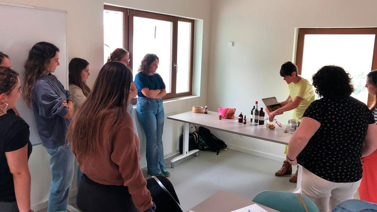 Emakumeon Etxeko ikastaro bat