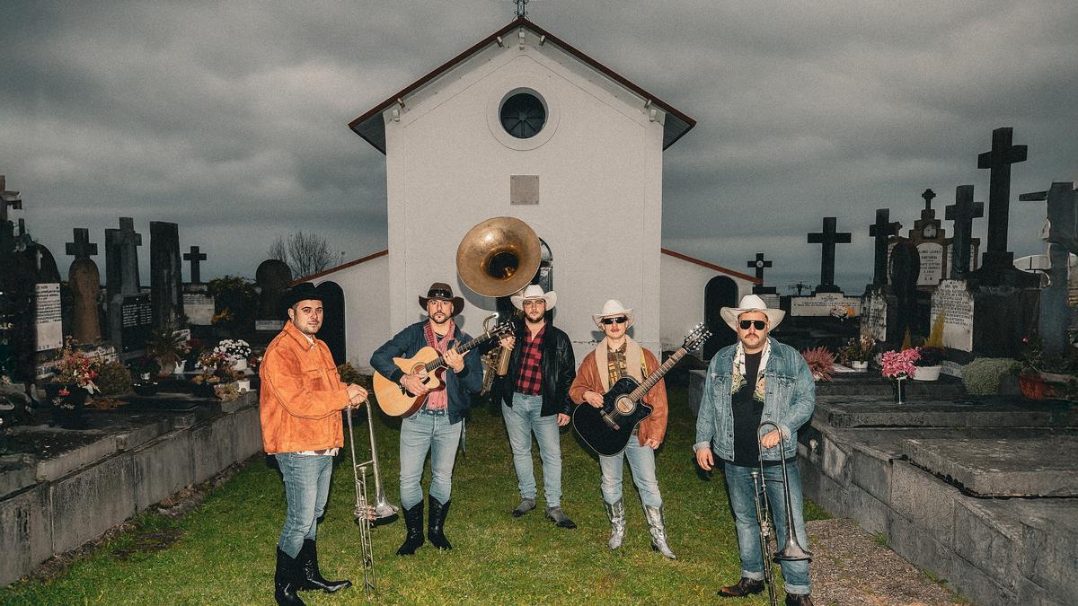 "Con los claretes pasa lo mismo que con los corridos tumbados: que los ha cogido la gente joven”