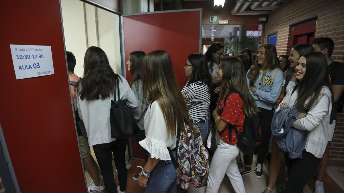 Imagen de archivo de estudiantes de Medicina de la facultad de Ciencias de la Salud de la Universidad Pública de Navarra (UPNA).