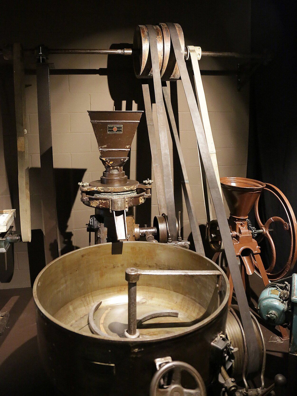 Uno de los primeros obradores eléctricos de Euskadi está en el Museo del Chocolate.