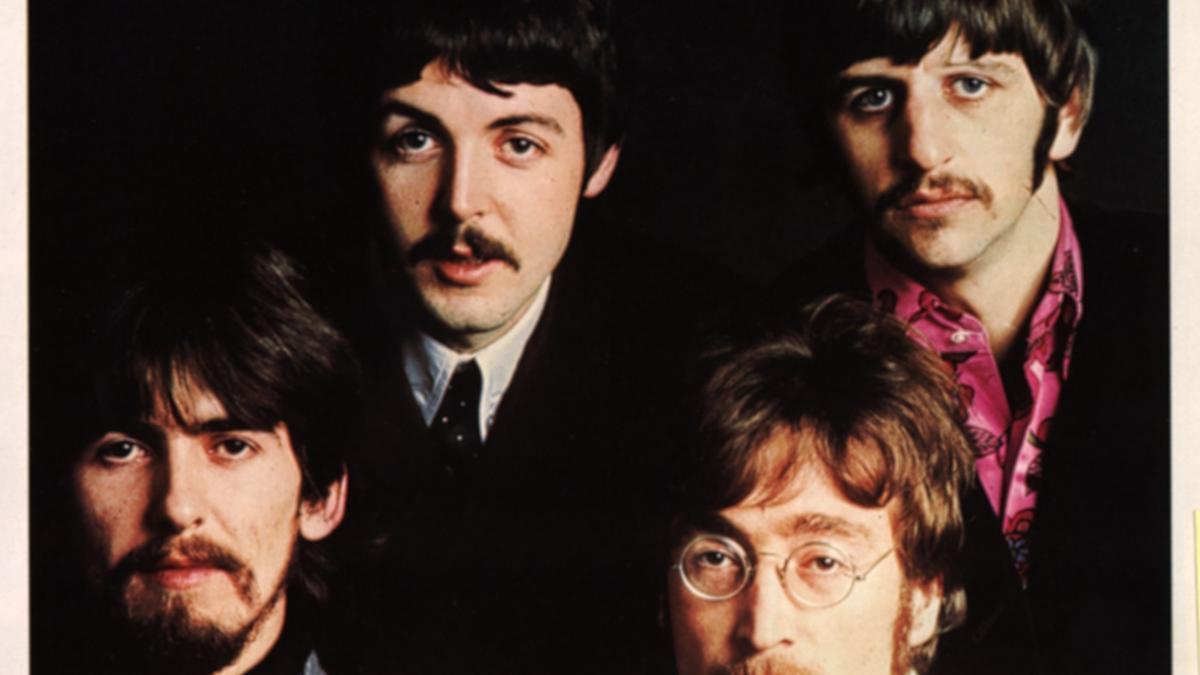 Los Beatles, con John Lennon abajo a la derecha.