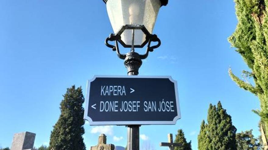 Señalización renovada dentro del recinto del cementerio de Durango.