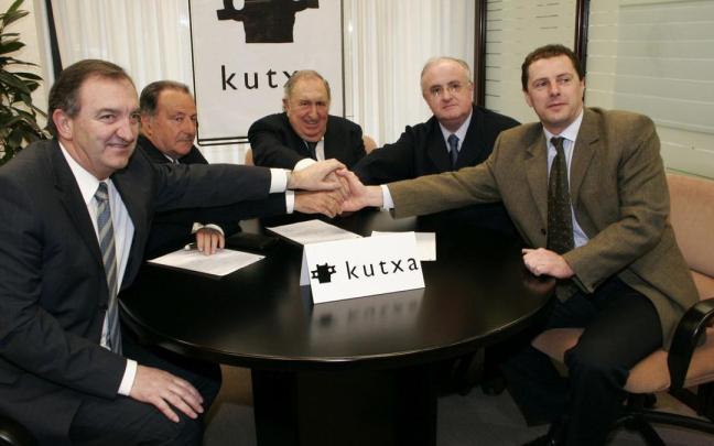 Alkiza con Uranga, Fuentes y Orbegozo en un acto comercial