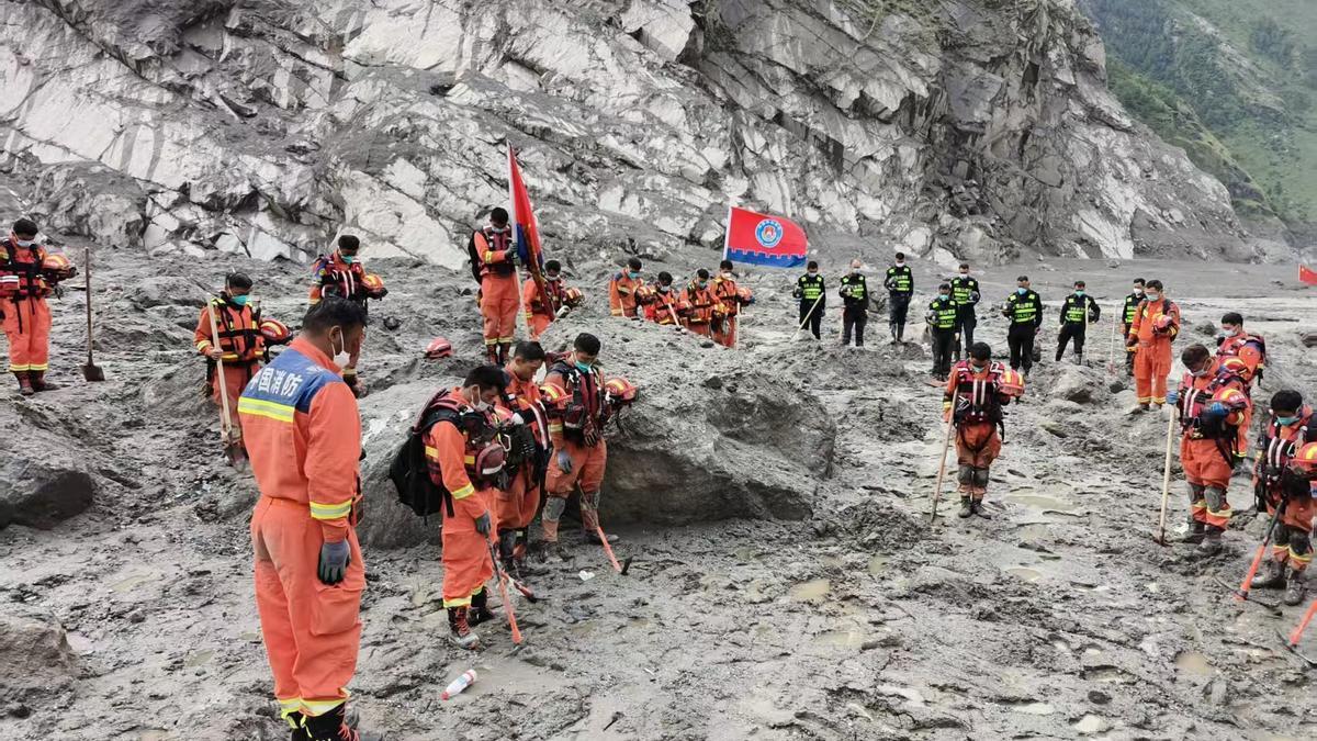 Labores de rescata en Nepal tras la riada.