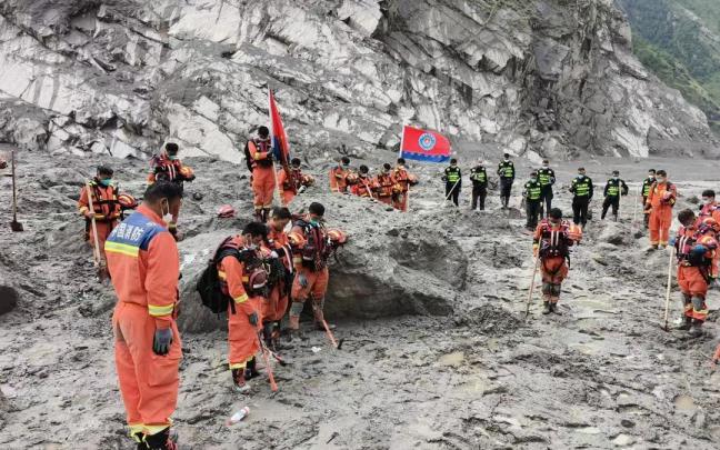 Labores de rescata en Nepal tras la riada.