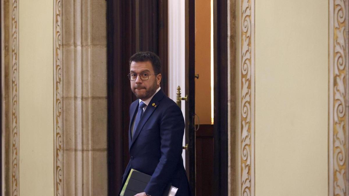 El presidente de la Generalitat, Pere Aragonès, momentos antes del inicio del debate de los presupuestos en el Parlament.