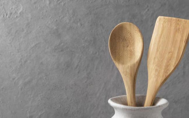 Surtido de diferentes objetos de cocina