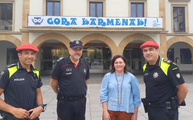 La alcaldesa Ainhoa Salterain junto responsables de la seguridad / Ayuntamiento Amorebieta La alcaldesa Ainhoa Salterain junto responsables de la seguridad