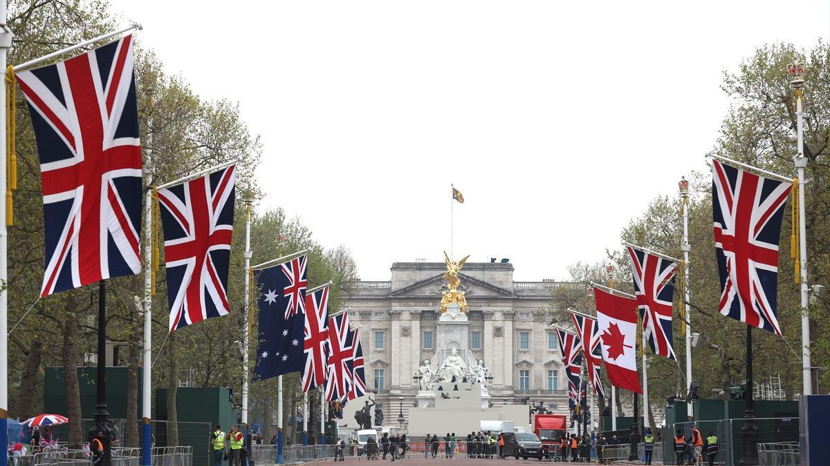 El palacio de Buckingham durante los preparativos para la coronación de Carlos III.