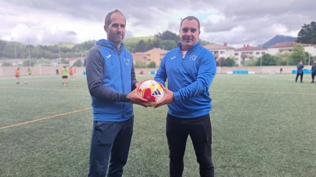 Barkero y Calzón hacen oficial el cambio en el banquillo de Tercera.