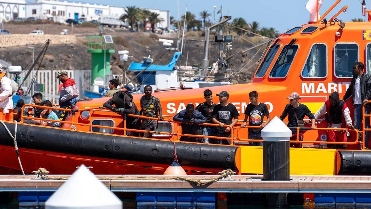 Imagen de archivo de un grupo de migrantes llegando a Lanzarote